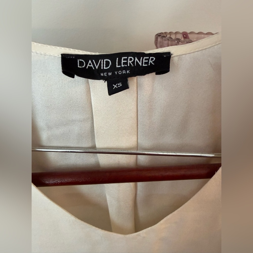 David Lerner Cream Sleeveless V-Neck Blouse - Picture 2 of 10